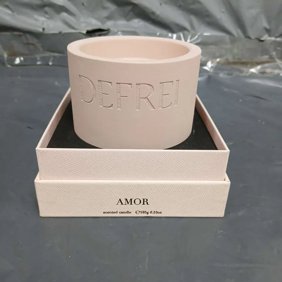 DEFREI PLUM, HONEYSUCKLE AND AMBER SCENTED CANDLE