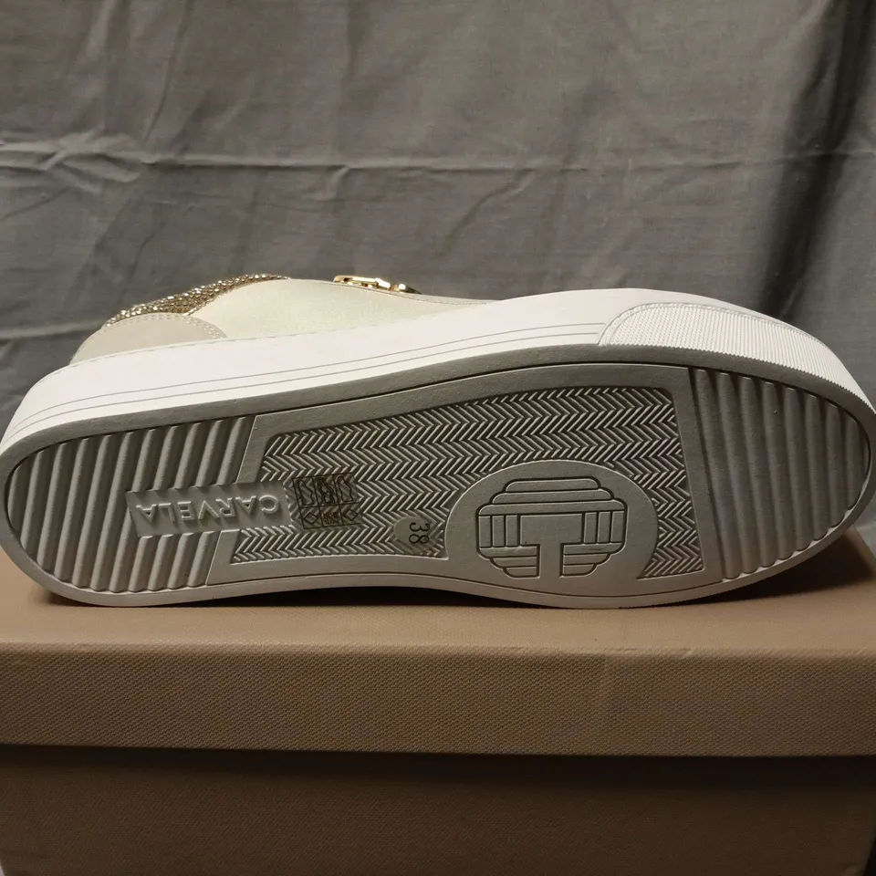 BOXED PAIR OF CARVELA STATEMENT ZIP TRAINERS IN BEIGE - SIZE 38