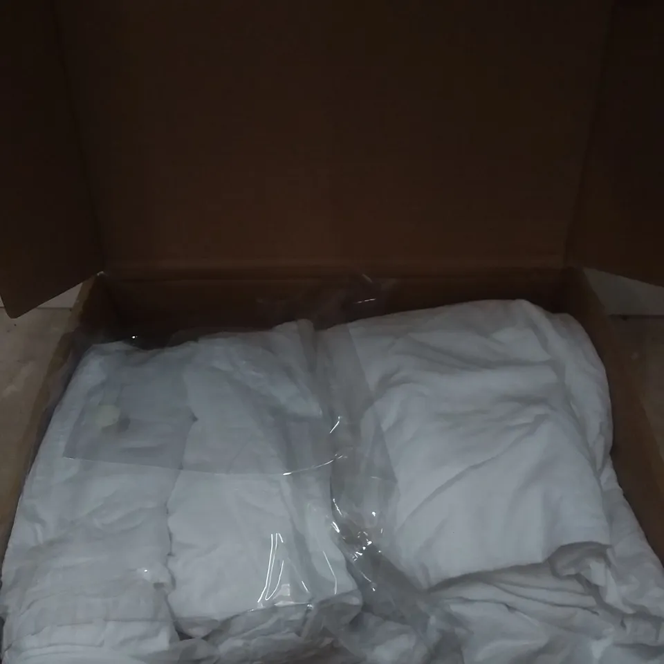 BOXED 2X SINGLE BED SHEETS - WHITE 