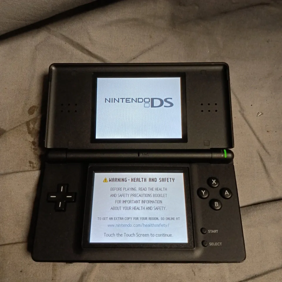 BOXED NINTENDO DS LITE BRAIN TRAINING STARTER PACK 