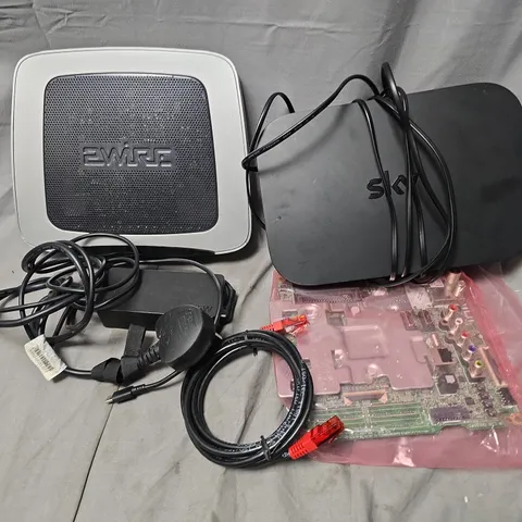 APPROXIMATELY 6 ASSORTED HOUSEHOLD ITEMS TO INCLUDE ROUTERS, POWER CABLE, CIRCUIT BOARD, ETC