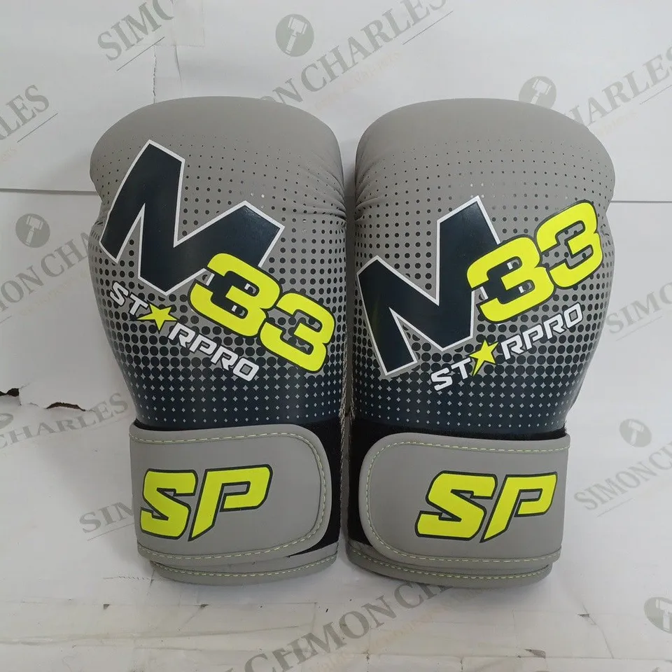 PAIR OF STARPRO M33 BOXING GLOVES