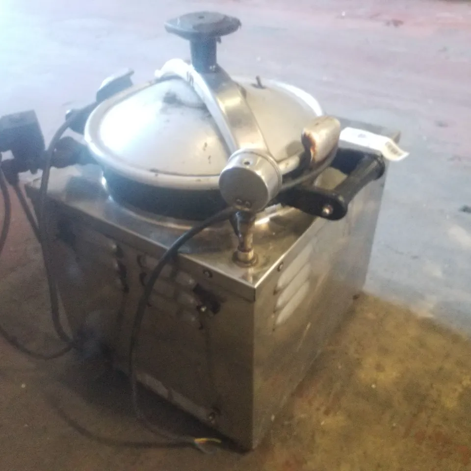 KUROMA PRESSURE FRYER