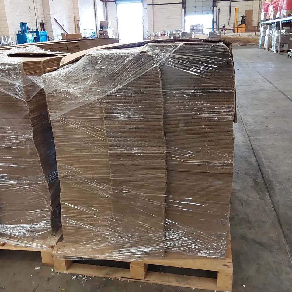 PALLET OF APPROXIMATELY 332X ASSORTED CARDBOARD BOXES (SIZES UNSPECIFIED)