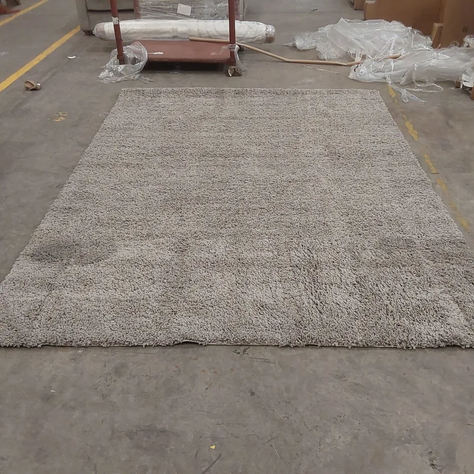QUALITY DESIGNER AREA RUG - APPROXIMATELY 320 x 238cm