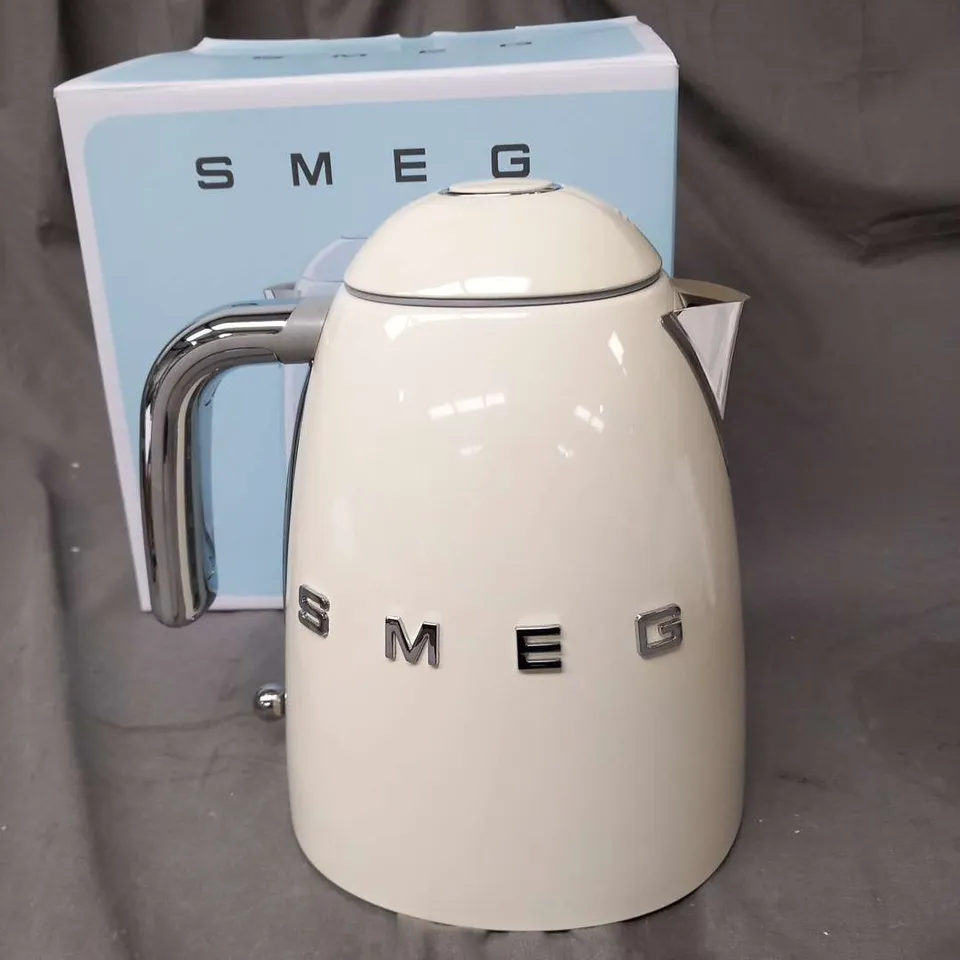 BOXED SMEG KLF03CRUK KETTLE