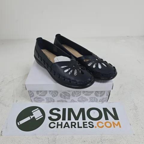 SHOE TREE PALMA NAVY WOMEN'S COMFORT SHOES - 8