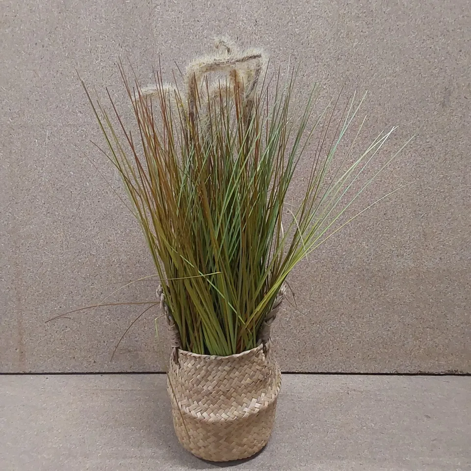 FAUX PLANT IN WOVEN BASKET