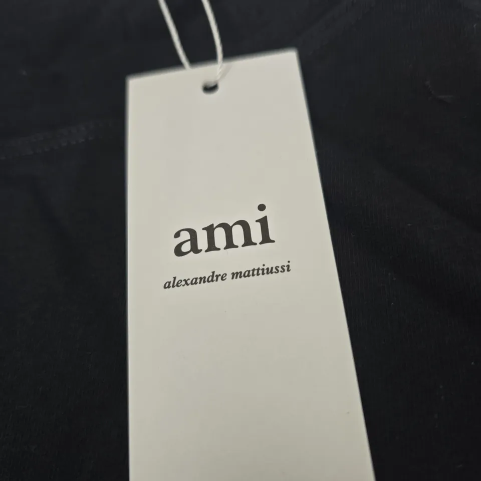 AMI ALEXANDRE MATTIUSSI T-SHIRT – BLACK, RED HEART LOGO, SIZE M