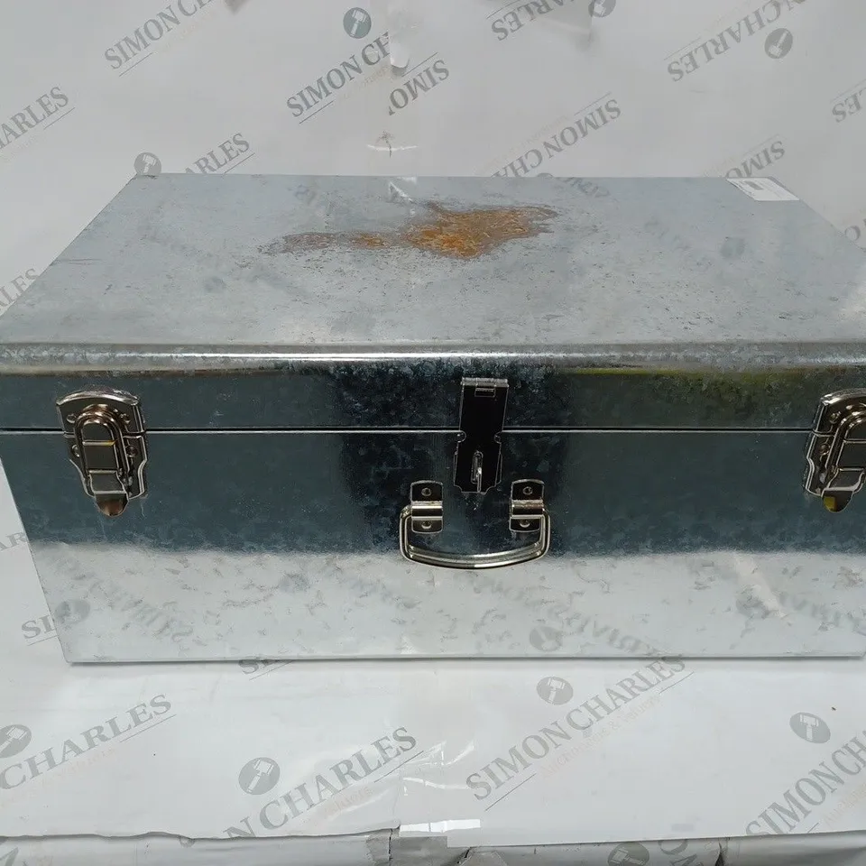 OUTLET AMANDA HOLDEN SET OF 3 GALVANISED OUTDOOR TRUNKS