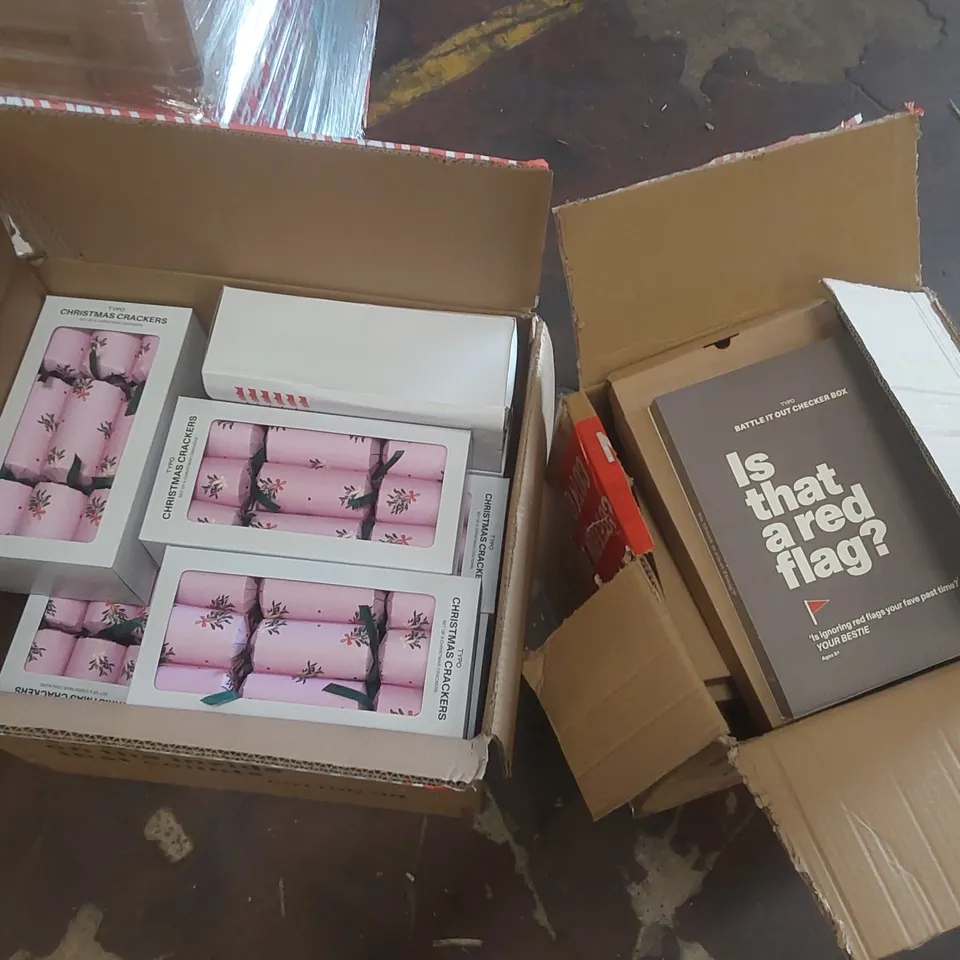 PALLET CONTAINING A VERY LARGE QUANTITY OF ASSORTED BRAND NEW  ITEMS INCLUDING: TYPO CHRISTMAS CRACKERS, TYPO 'BATTLE IT OUT' GAMES, ASSORTED CLOTHING AND ACCESSORIES ECT