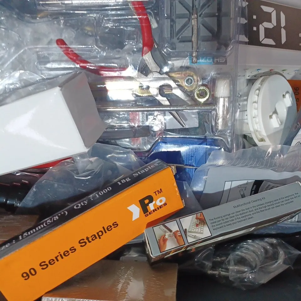 APPROXIMATELY 15 ASSORTED HOUSEHOLD ITEMS TO INCLUDE SAW CHAIN, CRUFTS NAIL CLIPPERS, COOKIE CUTTER, ETC