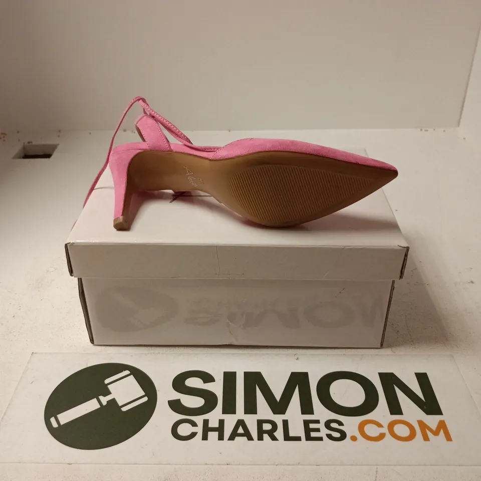 BOXED PAIR OF ALESYA POINT TOE HEELS IN PINK - SIZE 39