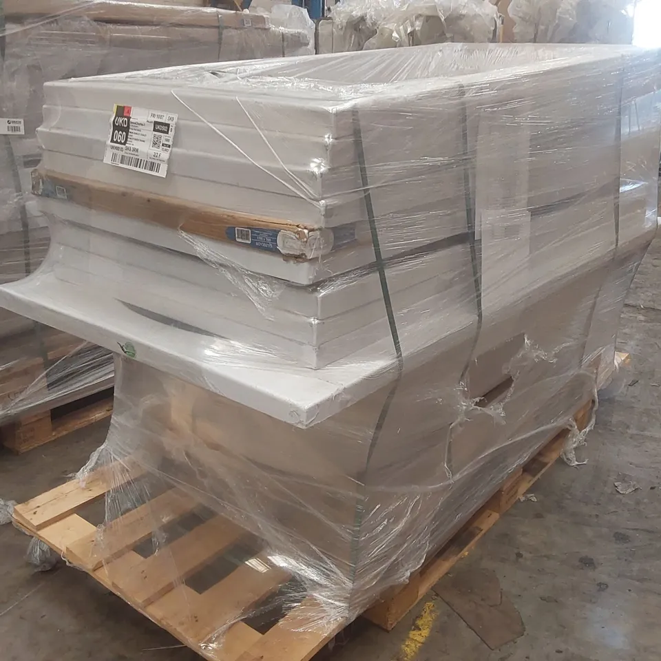 PALLET CONTAINING A VERY LARGE QUANTITY OF ASSORTED BATH TUBS INCLUDING: HEREFORD SQUARE SINGLE ENDED BATH 1700 X 700, YORK ROUND DOUBLE ENDED BATH 1800 X 800 ECT