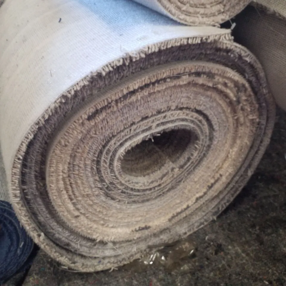 ROLL OF QUALITY CANDYSTRIPE AUG24 PIECE 9 CARPET - 5×13.05M