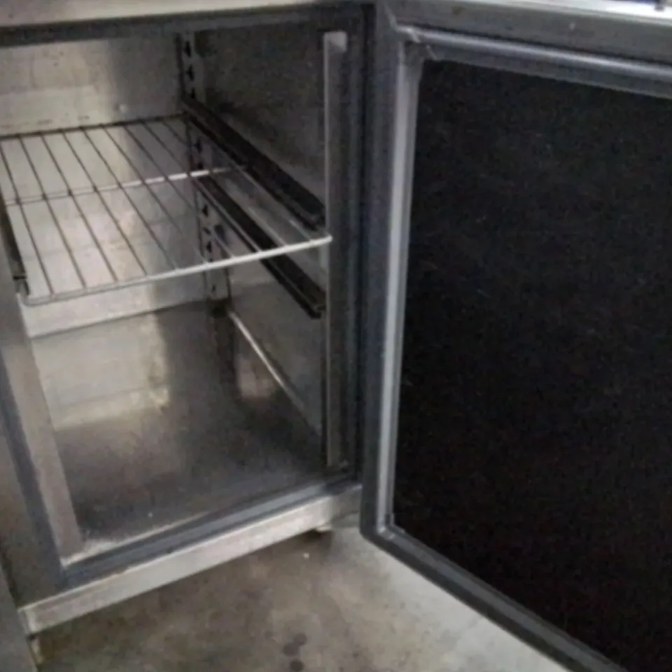 WILLIAMS HJC3-HC R2 JADE THREE DOOR COUNTER GN 1/1 REFRIGERATOR