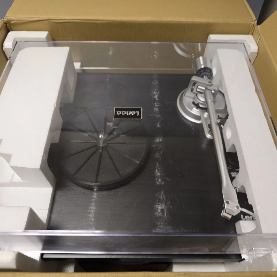 BOXED LENCO LS-500BK V2 BLUETOOTH TURNTABLE WITH SPEAKERS