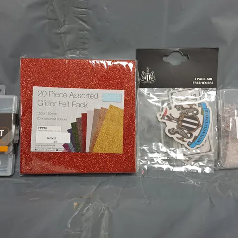 APPROXIMATELY 20 ASSORTED HOUSEHOLD ITEMS TO INCLUDE NEWCASTLE UNITED AIR FRESHENERS, GLITTER FELT PACK, NAIL SET, ETC