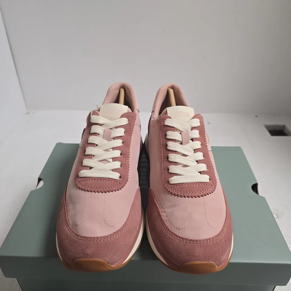 FITFLOP X PANTONE RETRO-Q FF SUEDE TRAINERS – MISTY ROSE, UK 8