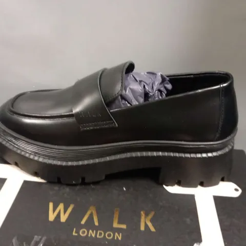 BOXED WALK LONDON KATE SADDLE LOAFER SIZE 4