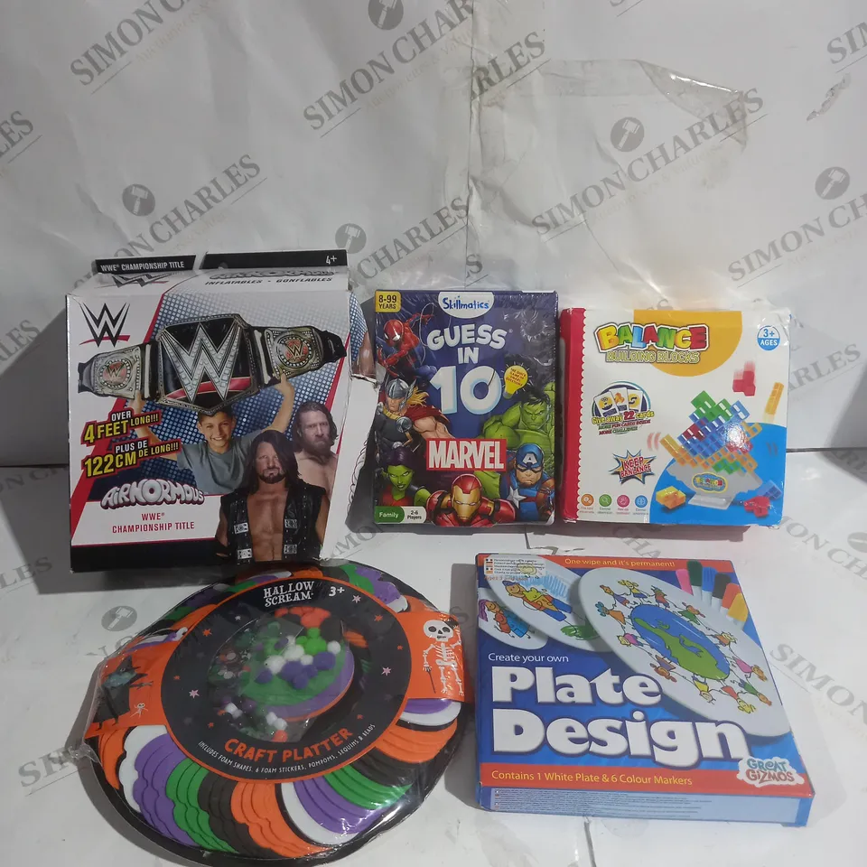 BOX OF APPROX 20 ASSORTED TOYS TO INCLUDE - WWE INFLATABLE BELT - SKILLMATICS GUESS IN 10 - PLATE DESIGN ECT