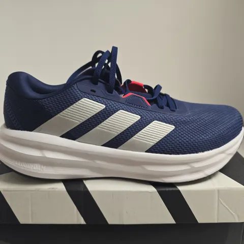 BOXED PAIR OF ADIDAS GALAXY 7 M NAVY KNIT RUNNING SHOES – UK 7