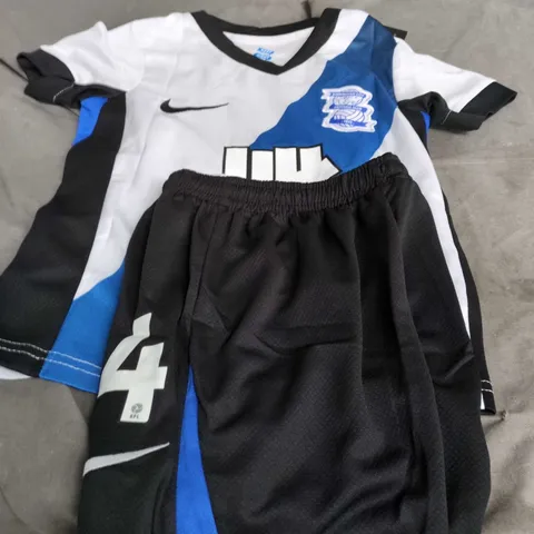 BIRMINGHAM CITY FC NIKE FOOTBALL SHIRT & SHORTS SET – KEEP RIGHT ON (DRI-FIT)