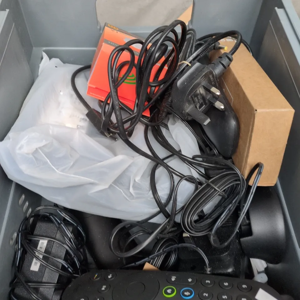 APPROXIMATELY 10 ASSORTED ELECTRICAL PRODUCTS TO INCLUDE PLUGS, TALKTALK HUB AND CABLES