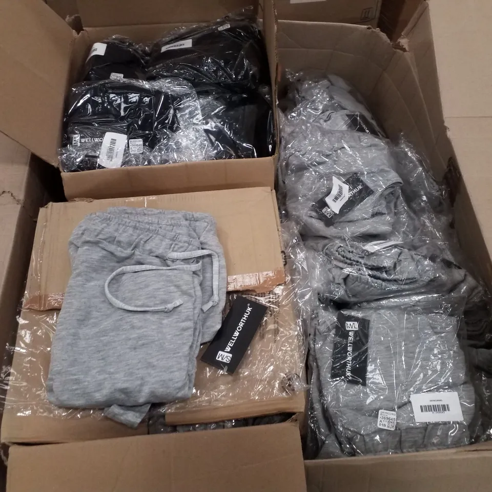 PALLET CONTAINING LARGE QUANTITY OF WELLWORTH WOMENS CLOTHING 