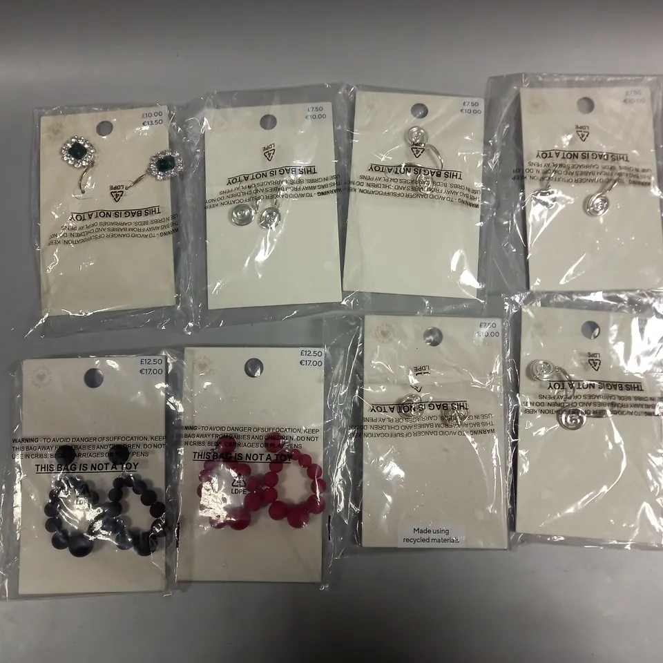 APPROXIMATELY 20 ASSORTED M&S JEWELLERY PRODUCTS IN VARIOUS DESIGNS