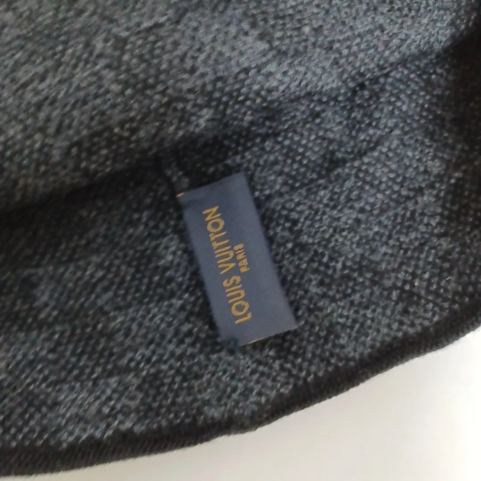 LOUIS VOUITTON BEANIE GREY AND BLACK 