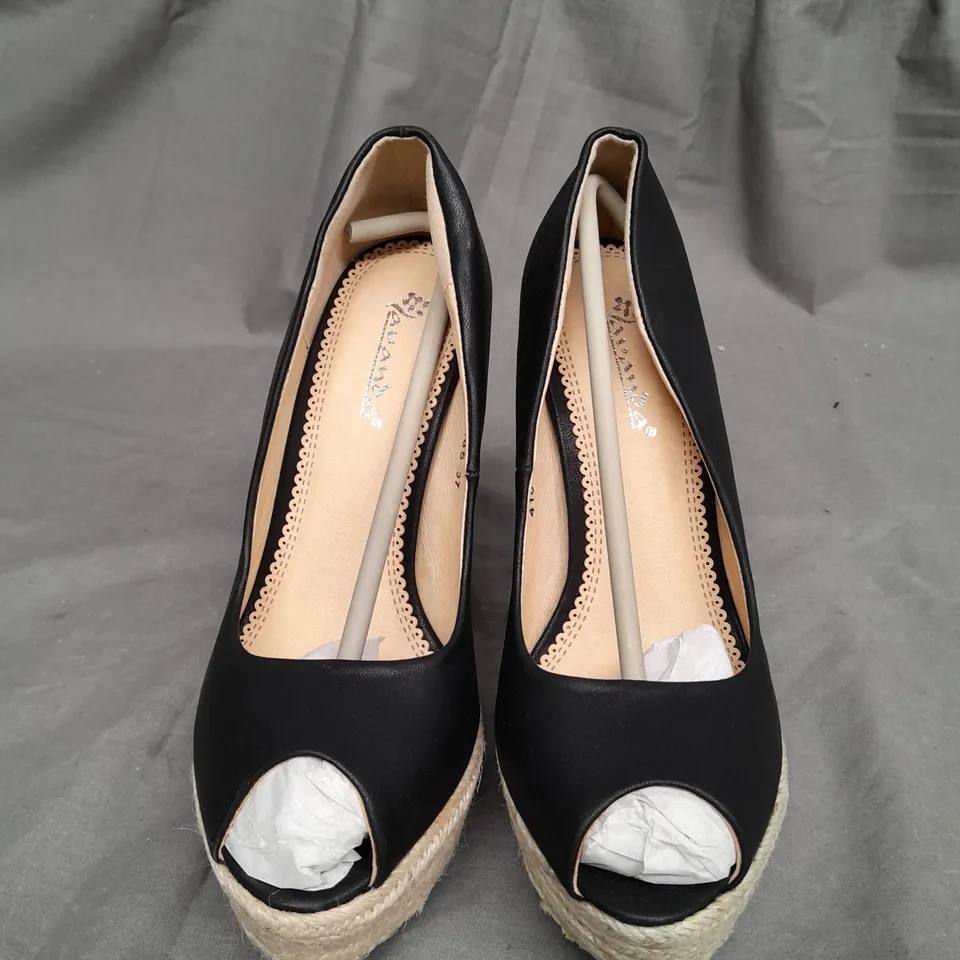 BOX OF APPROXIMATELY 10 BOXES OF WOMENS LAVANDA HIGH HEEL SHOES