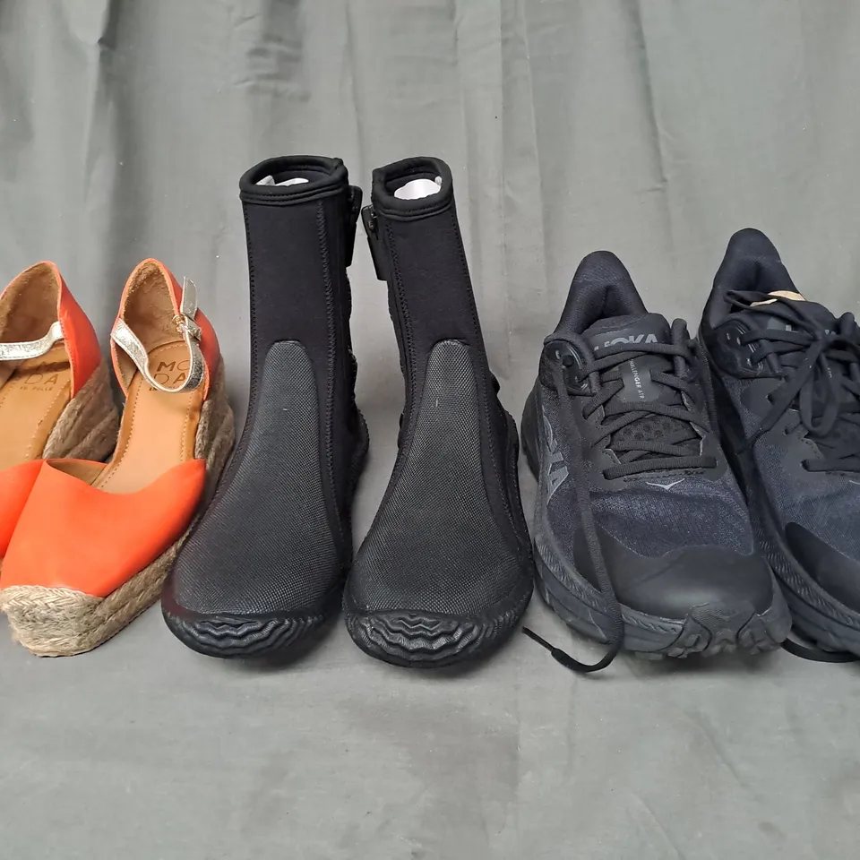 BOX OF APPROXIMATELY 15 ASSORTED PAIRS OF SHOES AND FOOTWEAR ITEMS IN VARIOUS STYLES AND SIZES TO INCLUDE MODA IN PELLE, TWOBAREFEET, HOKA, ETC