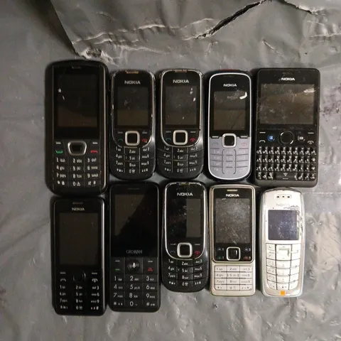 10 X ASSORTED RETRO MOBILE PHONES TO INCLUDE NOKIA, ALCATEL ETC  