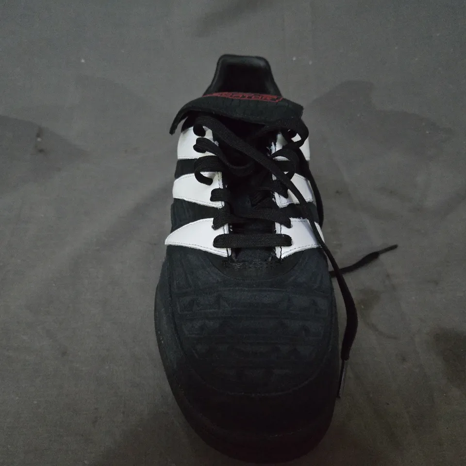 BOXED PAIR OF ADIDAS PREDATOR 94 SHOES IN BLACK/WHITE UK SIZE 10.5