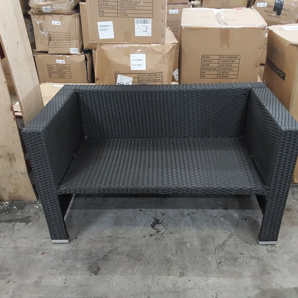 DESIGNER BLACK RATTAN GARDEN/PATIO SOFA 