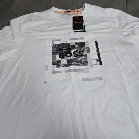 HUGO BOSS GRAPHIC TEE SIZE XL