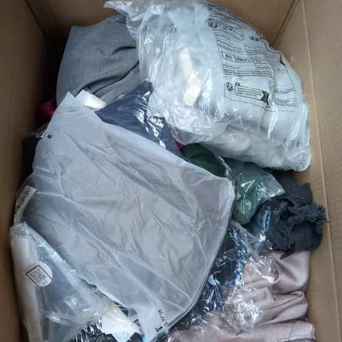 LARGE BOX OF APPROXIMATELY 25 ASSORTED CLOTHING ITEMS IN VARIOUS COLOURS, STYLES AND SIZES - COLLECTION ONLY