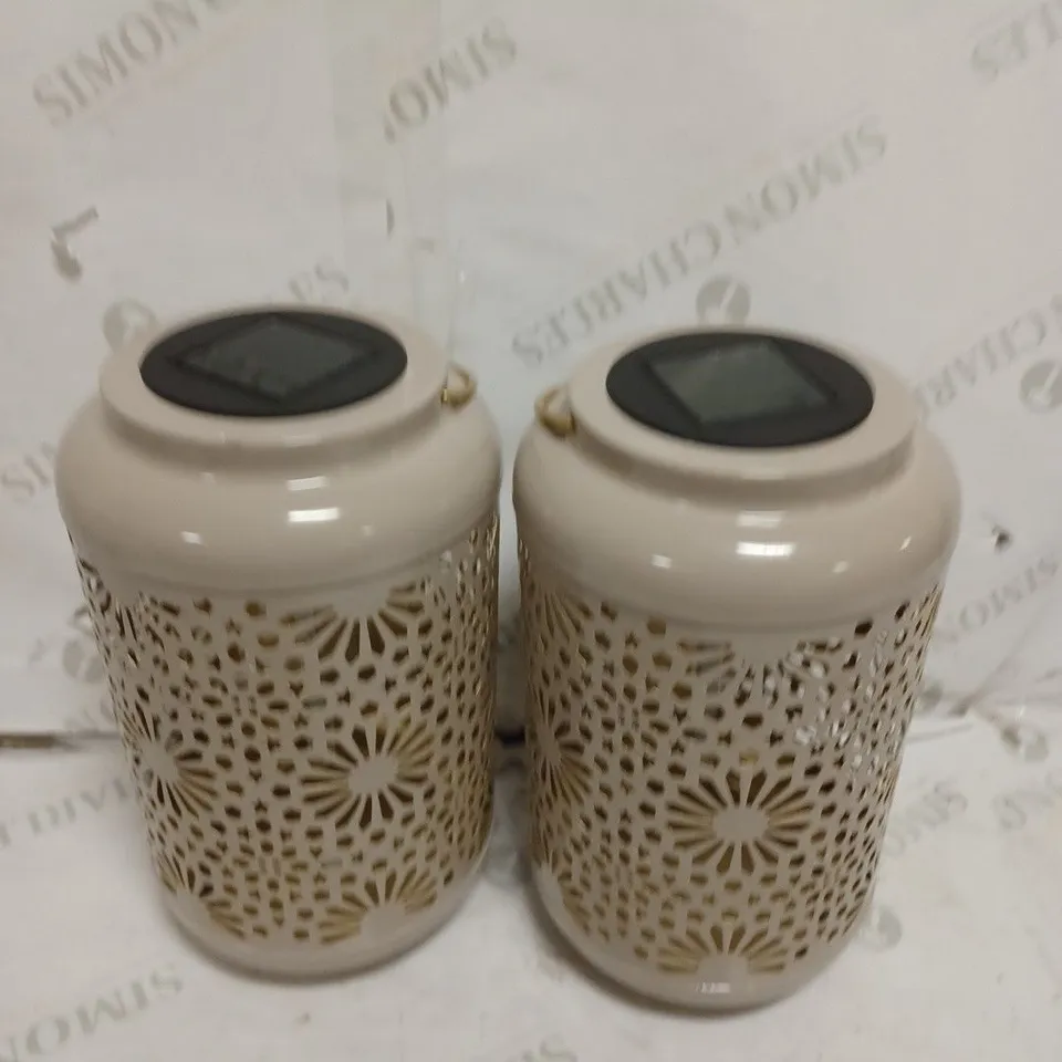 GARDEN REFLECTIONS SET OF 2 PATTERNED SOLAR LANTERNS, FLOWER
