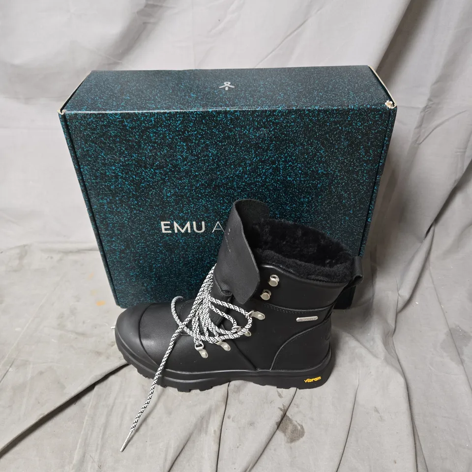 BOXED EMU AUSTRALIA BLACK WINTER BOOT WITH FUR LINING  - UK SIZE 7 