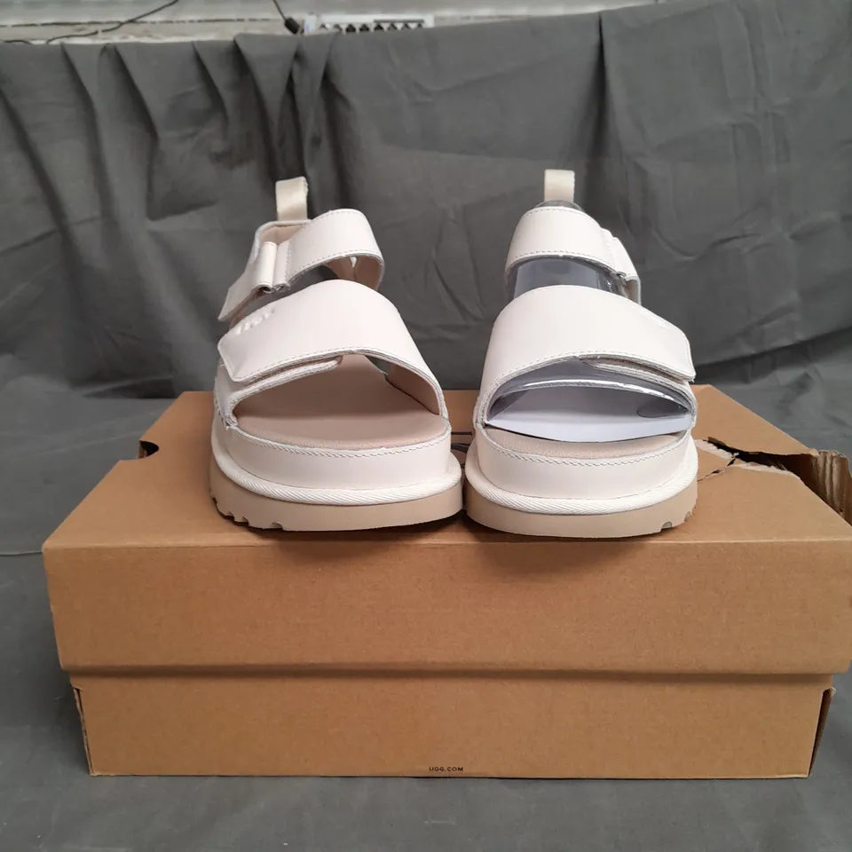 BOXED AIR OF UGG WOMEN'S GOLDENSTAR SANDAL SIZE 7.5