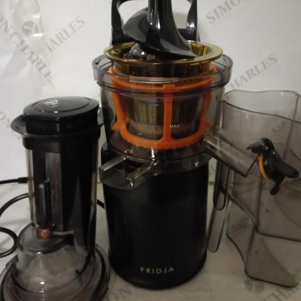 FRIDJA MASTICATING JUICER - BLACK (F1900)