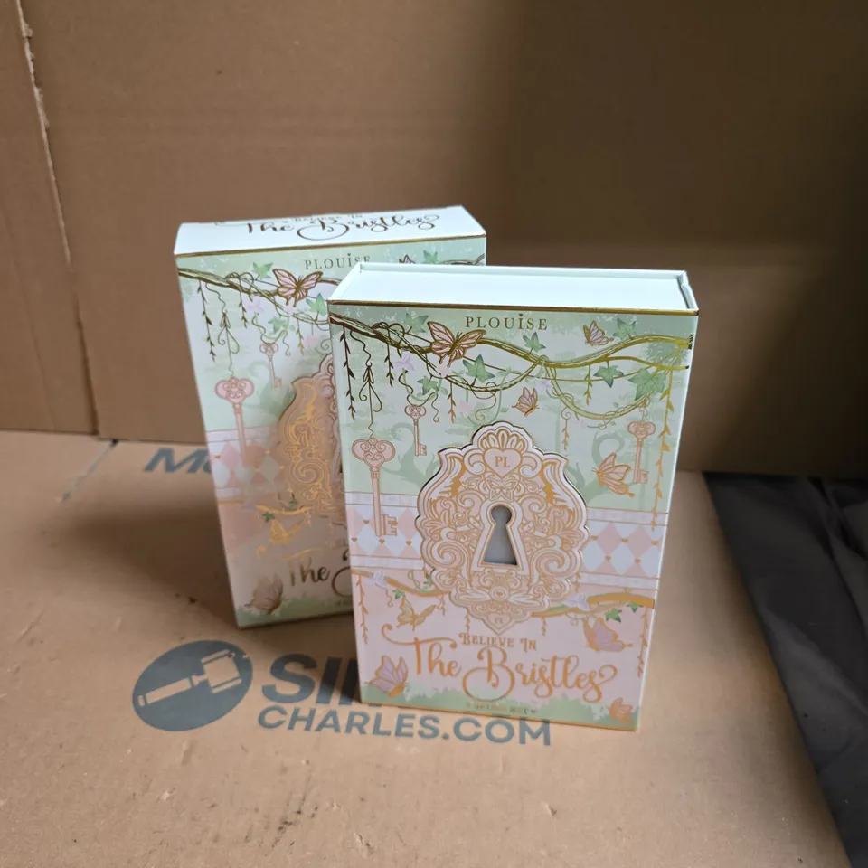 PLOUISE BELIEVE IN THE BRISTLES BRUSH SET