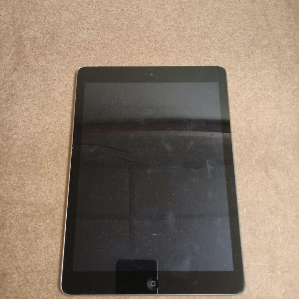 APPLE IPAD SPACE GREY , 9.7-INCH