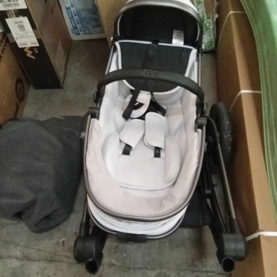 EGG³ SILVER EDITION STROLLER