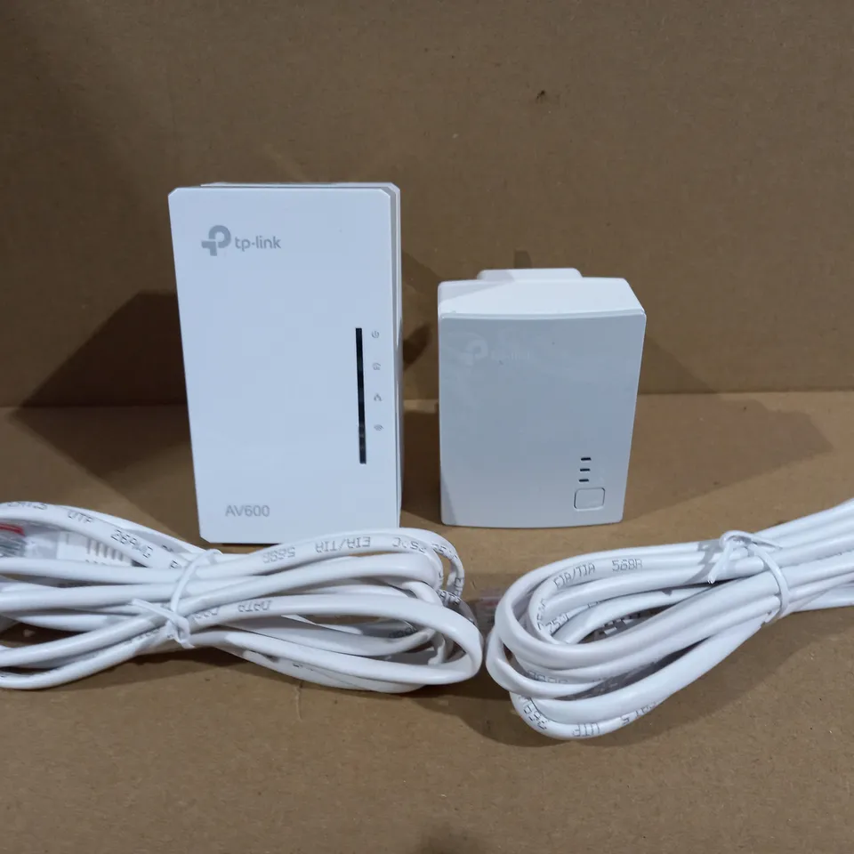 TP-LINK AV600 POWERLINE NETWORK STARTER KIT