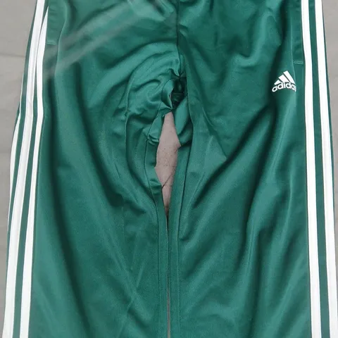 ADIDAS JOGGERS IN GREEN/WHITE SIZE MEDIUM