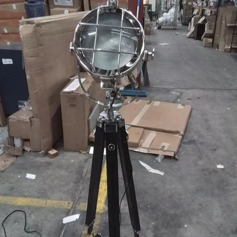 LED FLOOR LAMP BLACK AND SILVER 