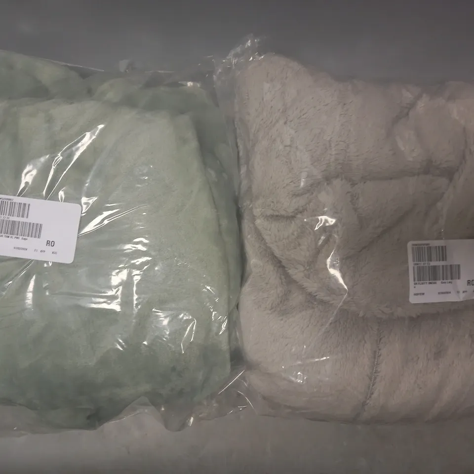 BOX OF APPROXIMATELY 5 ASSORTED CLOTHING AND FASHION ITEMS IN VARIOUS STYLES, SIZES, AND COLOURS - COLLECTION ONLY