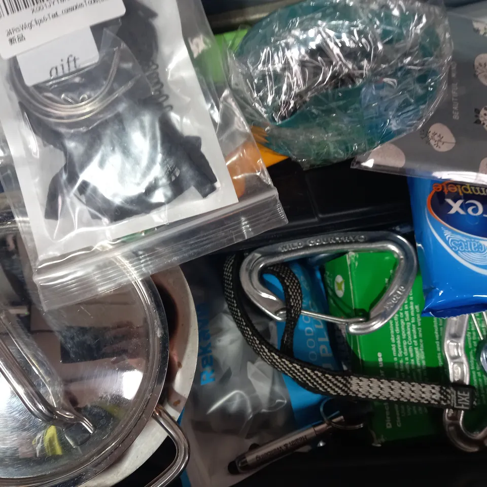 LOT OF APPROXIMATELY 10 ASSORTED HOUSEHOLD ITEMS TO INCLUDE CAREX COMPLETE CLEANSING WIPES, HANGING MOTH KILLER FOR WARDROBES, AIRO STRIPS, ETC